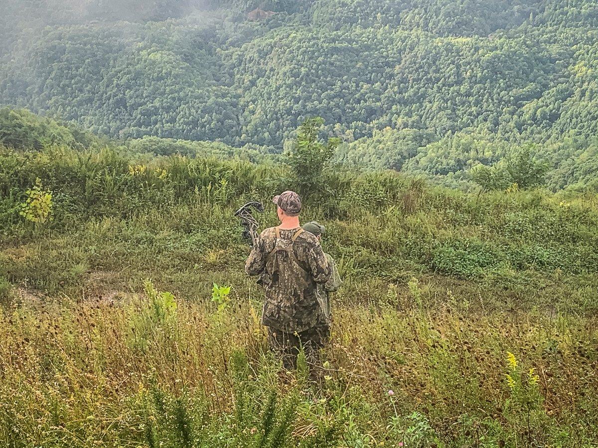 Potroast works down a bench, hoping to gain the high ground on a small herd. Photo by M. Pendley