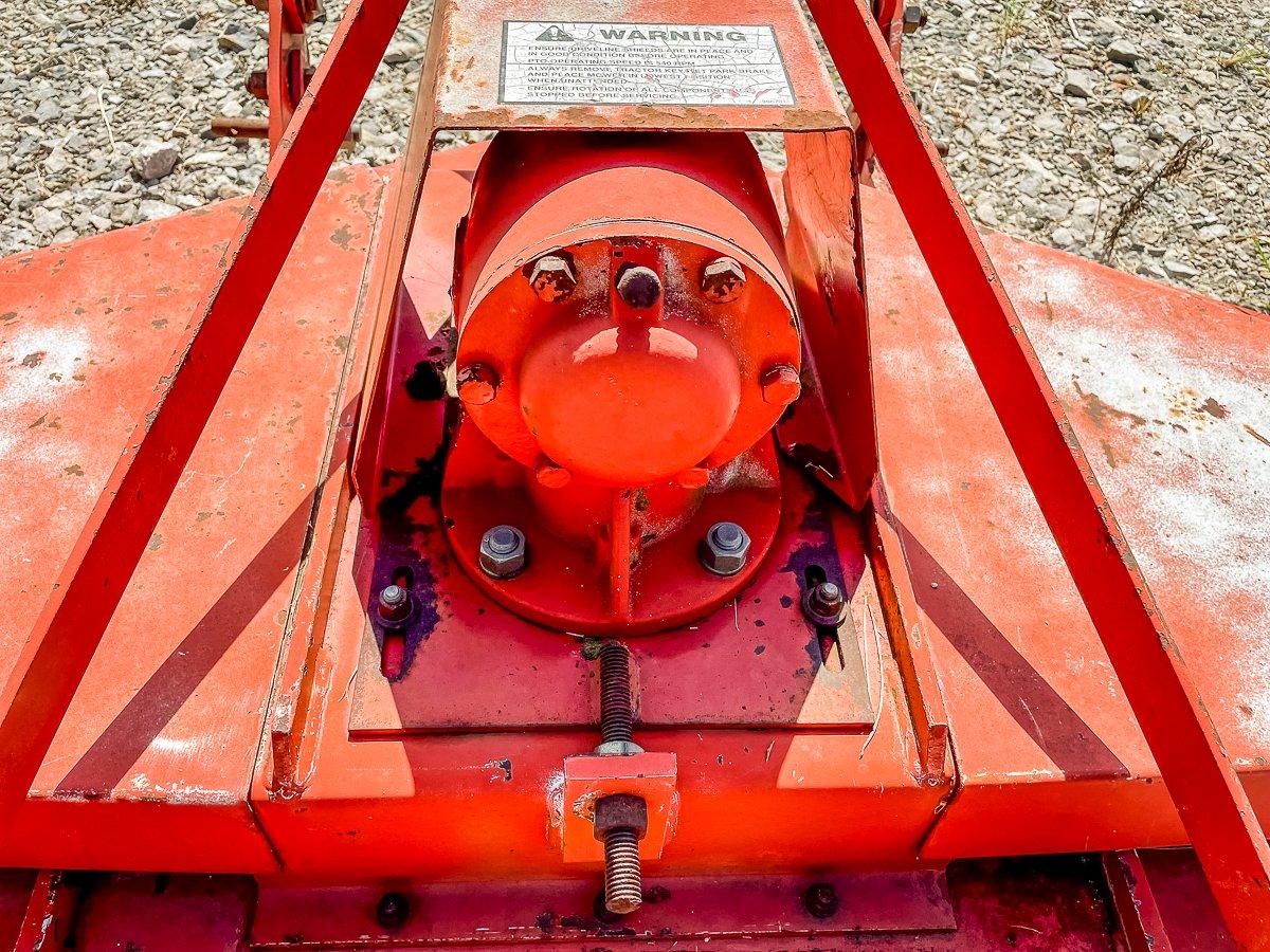 Keep mower gear boxes full of oil or grease and keep bolts tight. Image by M Pendley