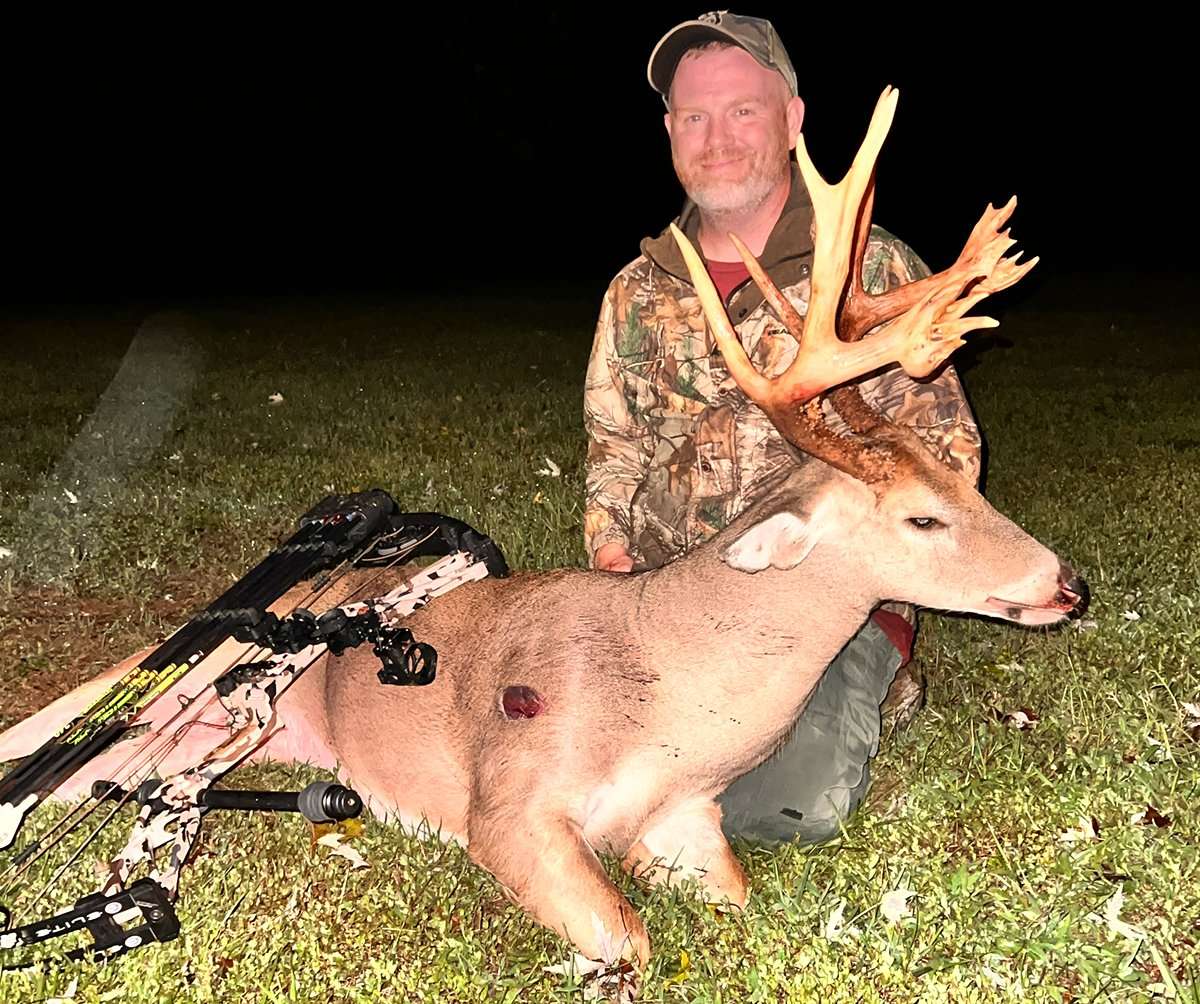 Herron knew as soon as he saw the non-typical buck that it would be his main target. Herron knew as soon as he saw the non-typical buck that it would be his main target.