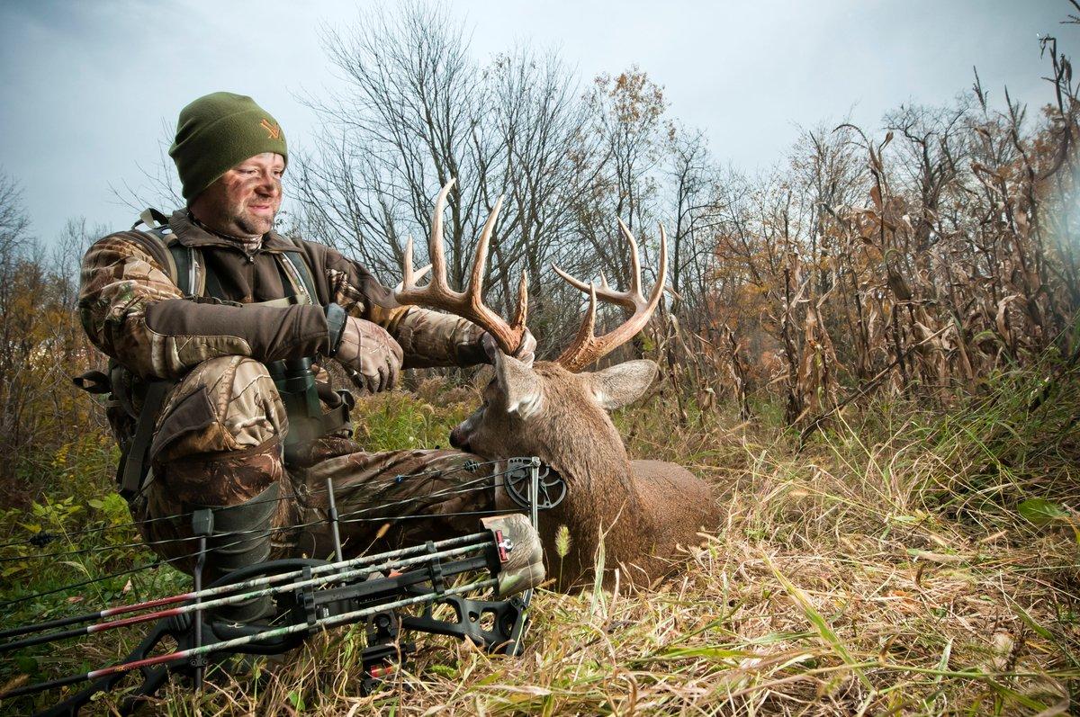 What to Know About Low-Poundage Bowhunting - Realtree Camo