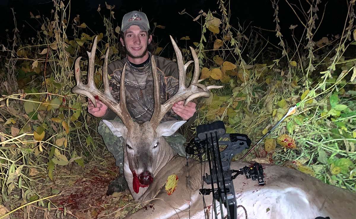 Trenton Linderer made good on an 11-yard shot at this Missouri monster. 