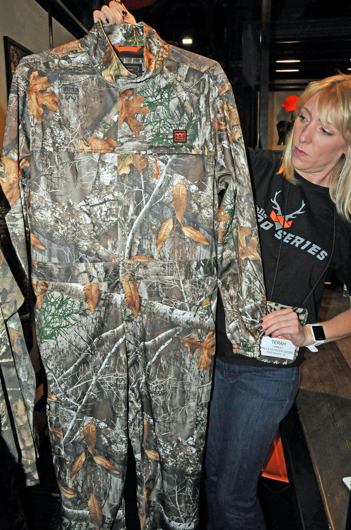 Walls Non-Insulated Coveralls in Realtree EDGE