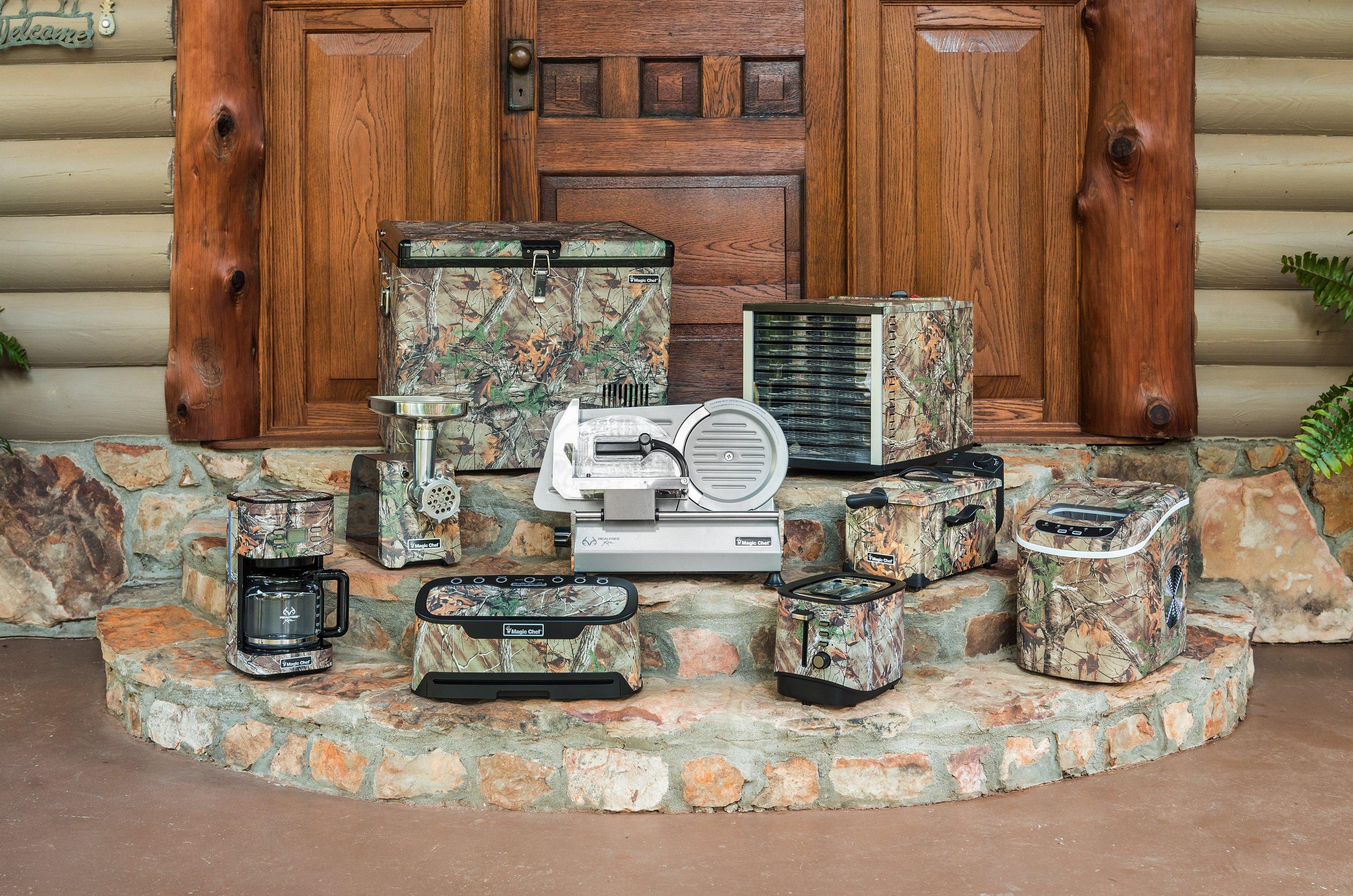 The Realtree Line from Magic Chef brings quality kitchen appliances decked out Realtree Xtra to your camp or kitchen.