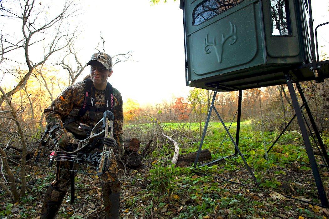 Slip quietly into stand locations. Choose good entry and exit routes. (Midwest Whitetail photo)