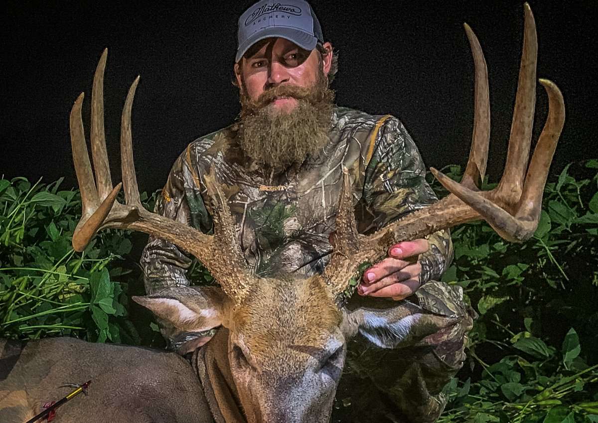 Snyder's first buck of the 2019 Iowa season was this urban Des Moines buck, a beautiful 173-incher. (Photo courtesy of Brady Snyder Outdoors)