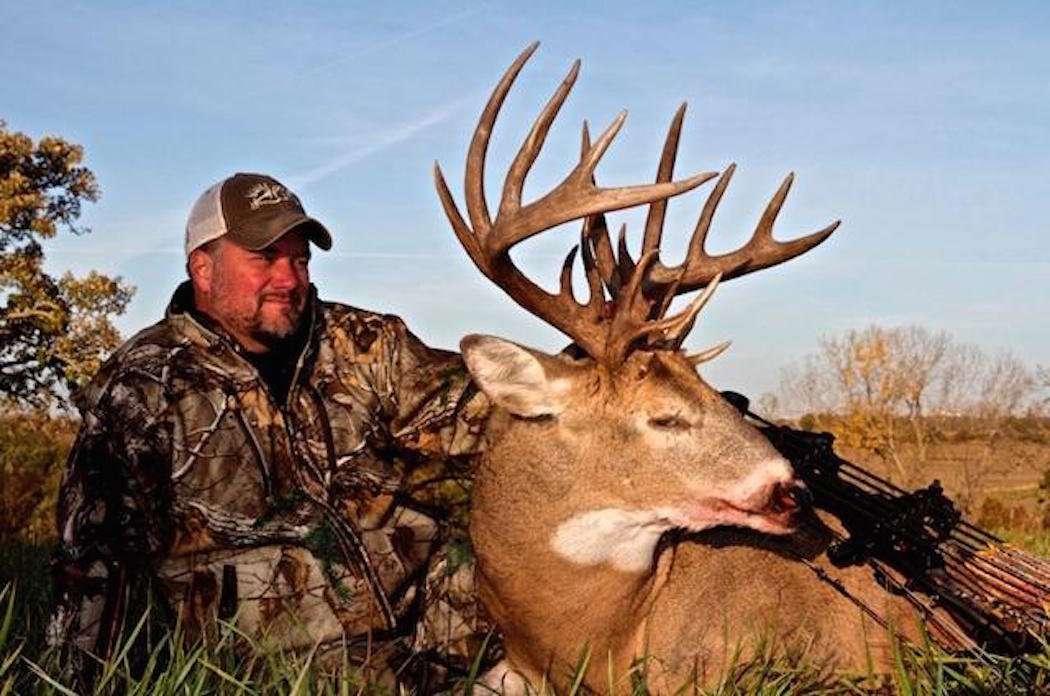 A side view of this extremely impressive whitetail. (Adam Hays photo)