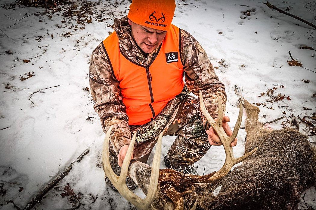 Anthony Virga with a stud late-season, hill-country whitetail. (Anthony Virga photo)