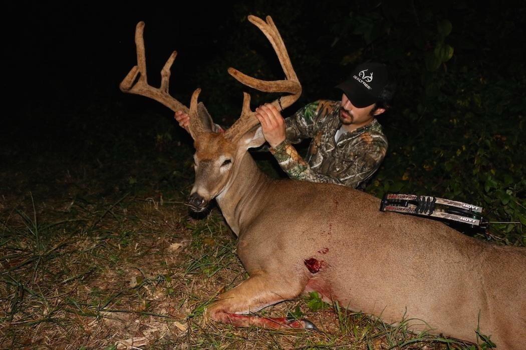 Just a little proof that the author, despite his many deer hunting blunders, might actually know what he's talking about as an outdoor communicator. Here he is with his 2018 163-inch Kentucky buck. And he did say 