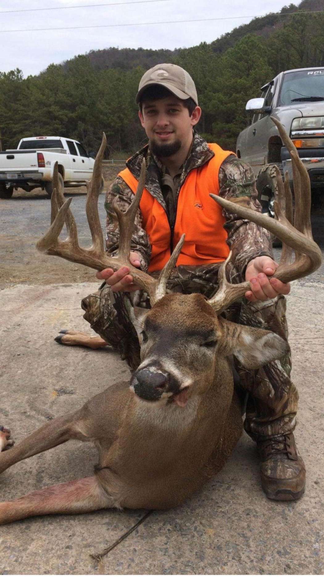 Eric Stone proudly shows off his giant Georgia buck. (Eric Stone photo)