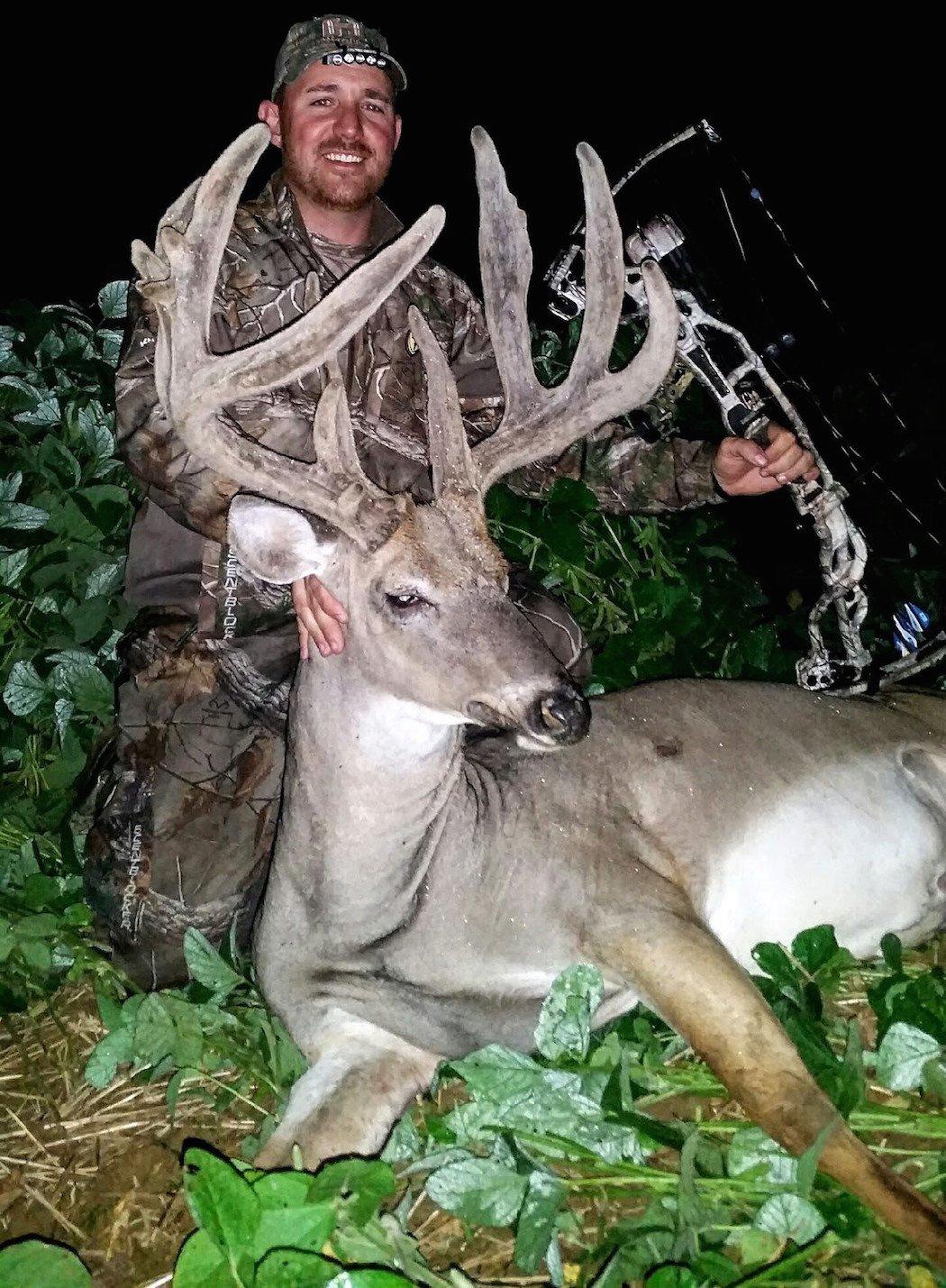 A Giant Velvet MainFrame 8Pointer Realtree Camo