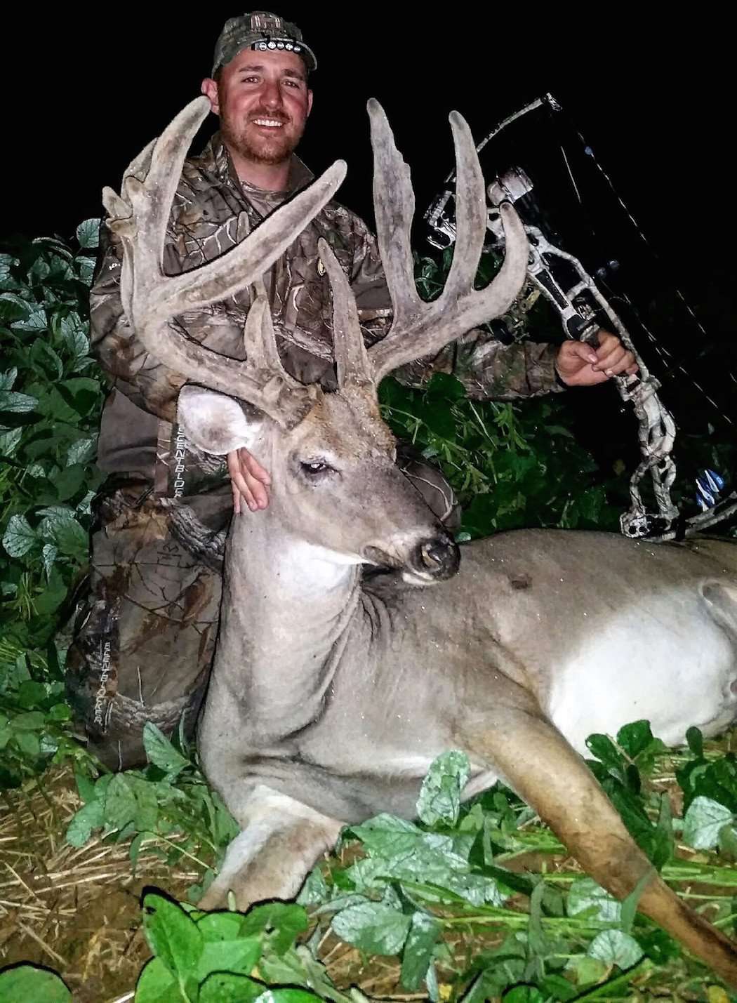This is a very big main-frame 8-pointer. (Alex Fruit photo) This is a very big main-frame 8-pointer. (Alex Fruit photo)