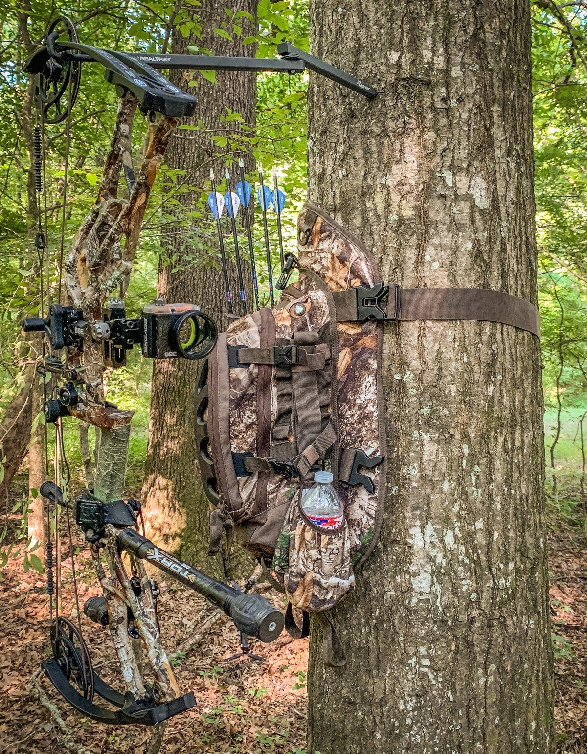 Insights hunting the vision compound shop bow carrier pack in realtree edge