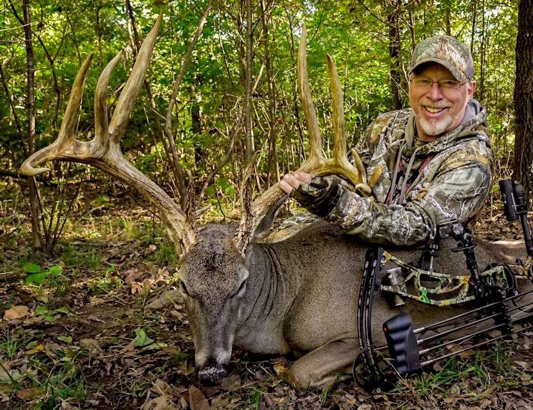 Phillip Vanderpool poses with his gorgeous Arkansas buck. (Phillip Vanderpool photo) Phillip Vanderpool poses with his gorgeous Arkansas buck. (Phillip Vanderpool photo)