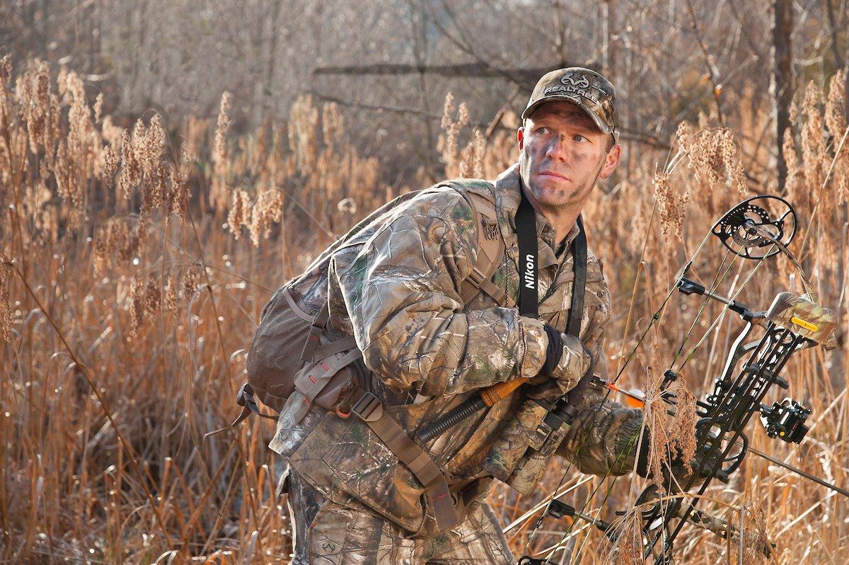 10 Steps To Stalking Deer With A Bow - Realtree Camo