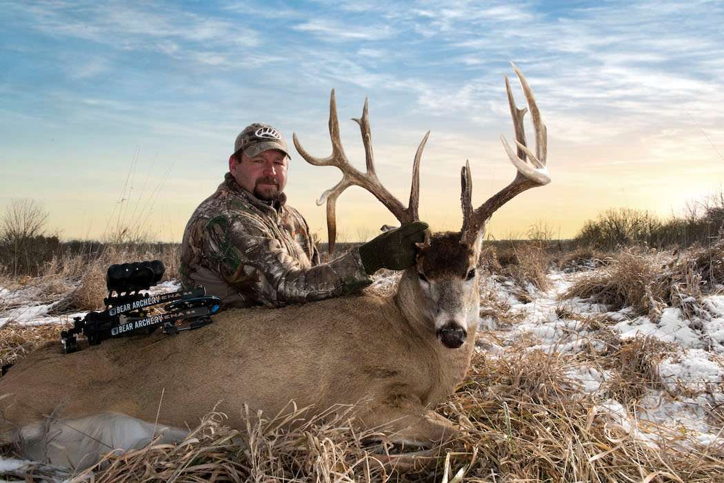 Joe proudly shows off his big deer. (Joe Gizdic photo)