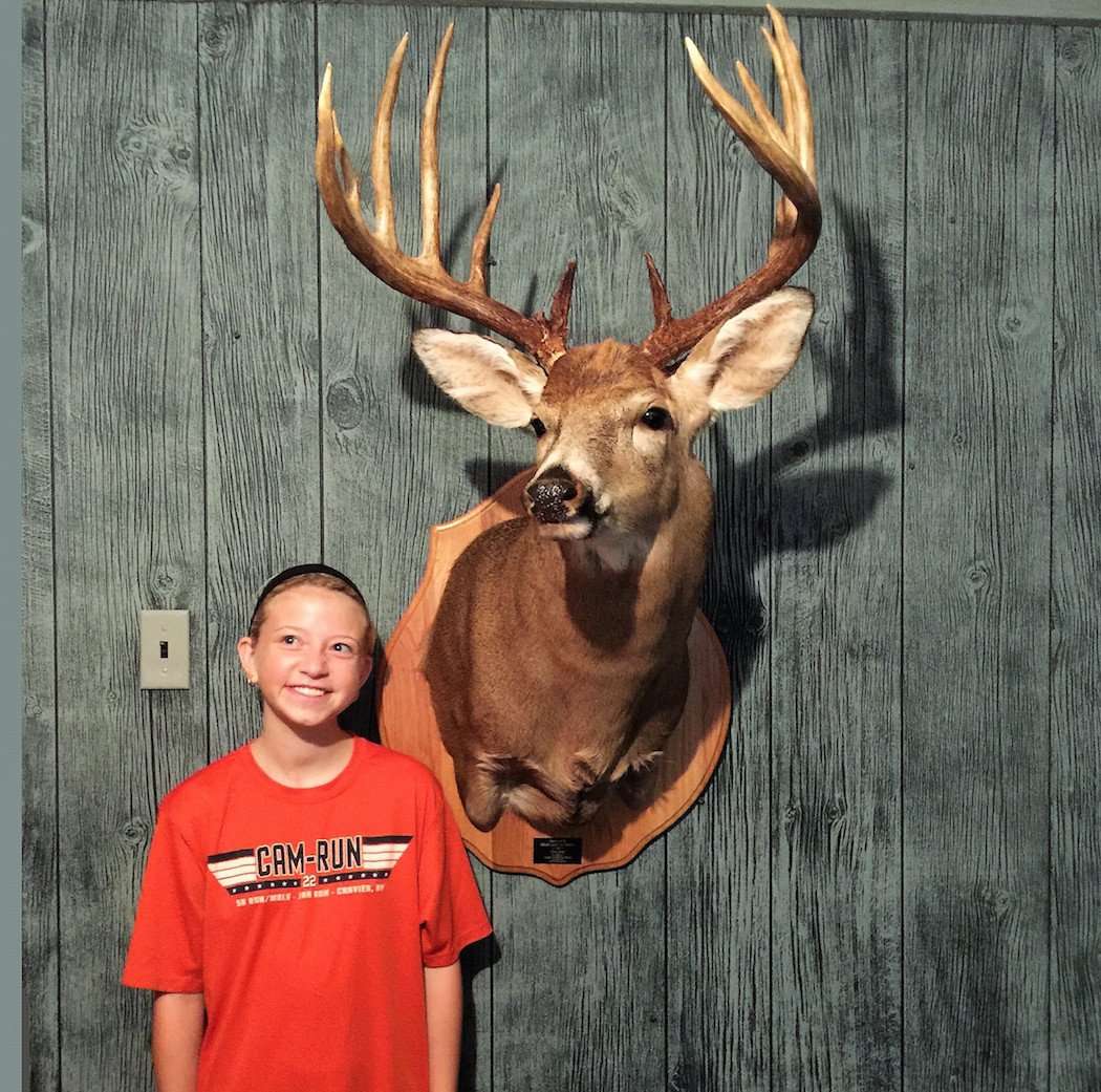 Morgan shows off her 2015 buck. (Beckie and Dwayne Dobson photo)