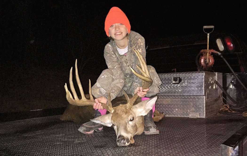 Morgan, 12, poses with her big 2015 buck. (Beckie and Dwayne Dobson photo)