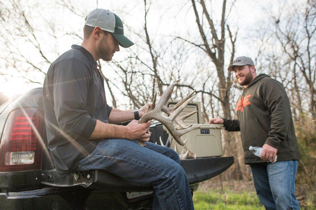 Put weaponry differences aside and enjoy the sport of hunting. (John Hafner and Heartland Bowhunter photo)