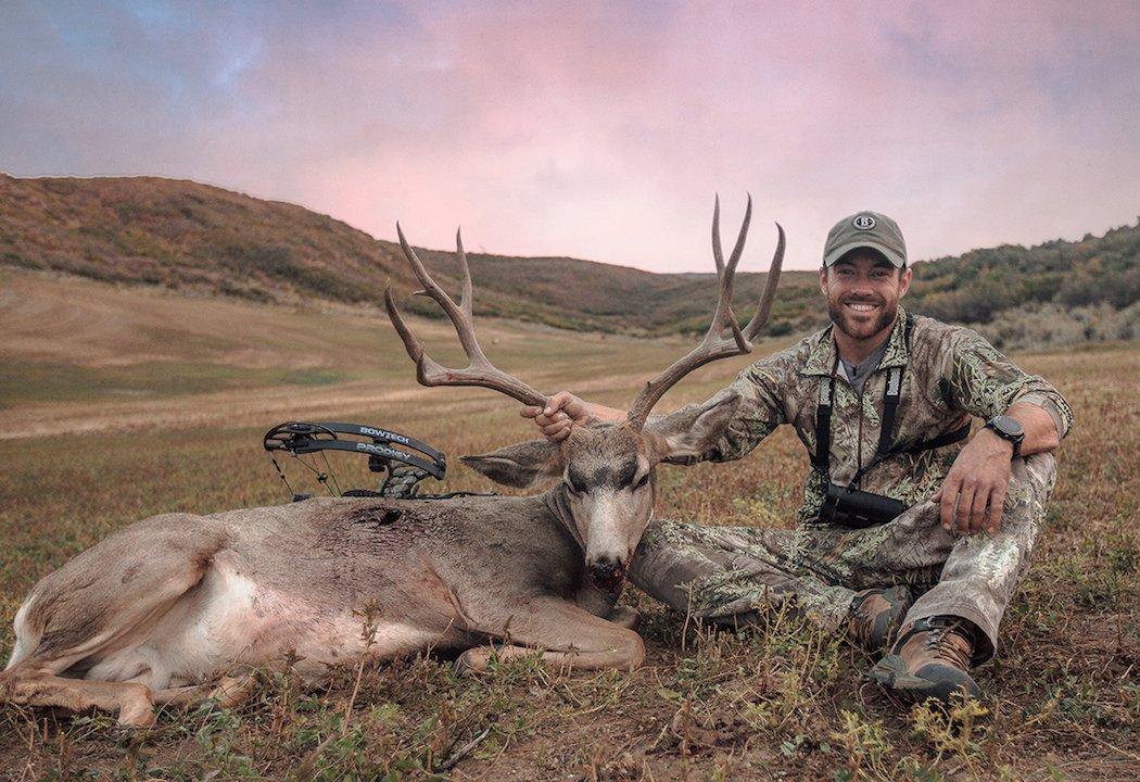 Do you like chasing trophy mule deer? (Heartland Bowhunter photo)