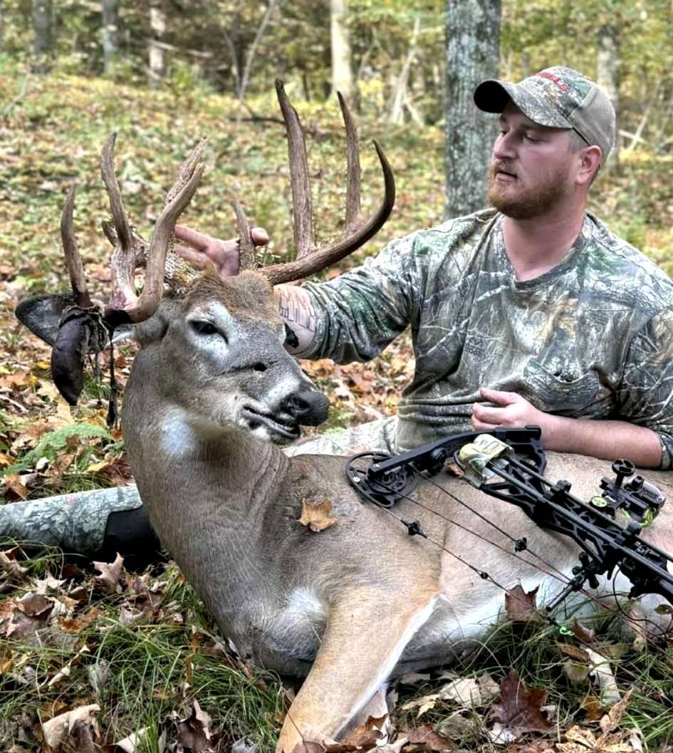 Wisconsin Bowhunter Bags a Buck With a Hole in Its Face - Realtree Camo