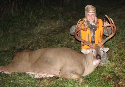 Emma Foreman with her Iowa buck.