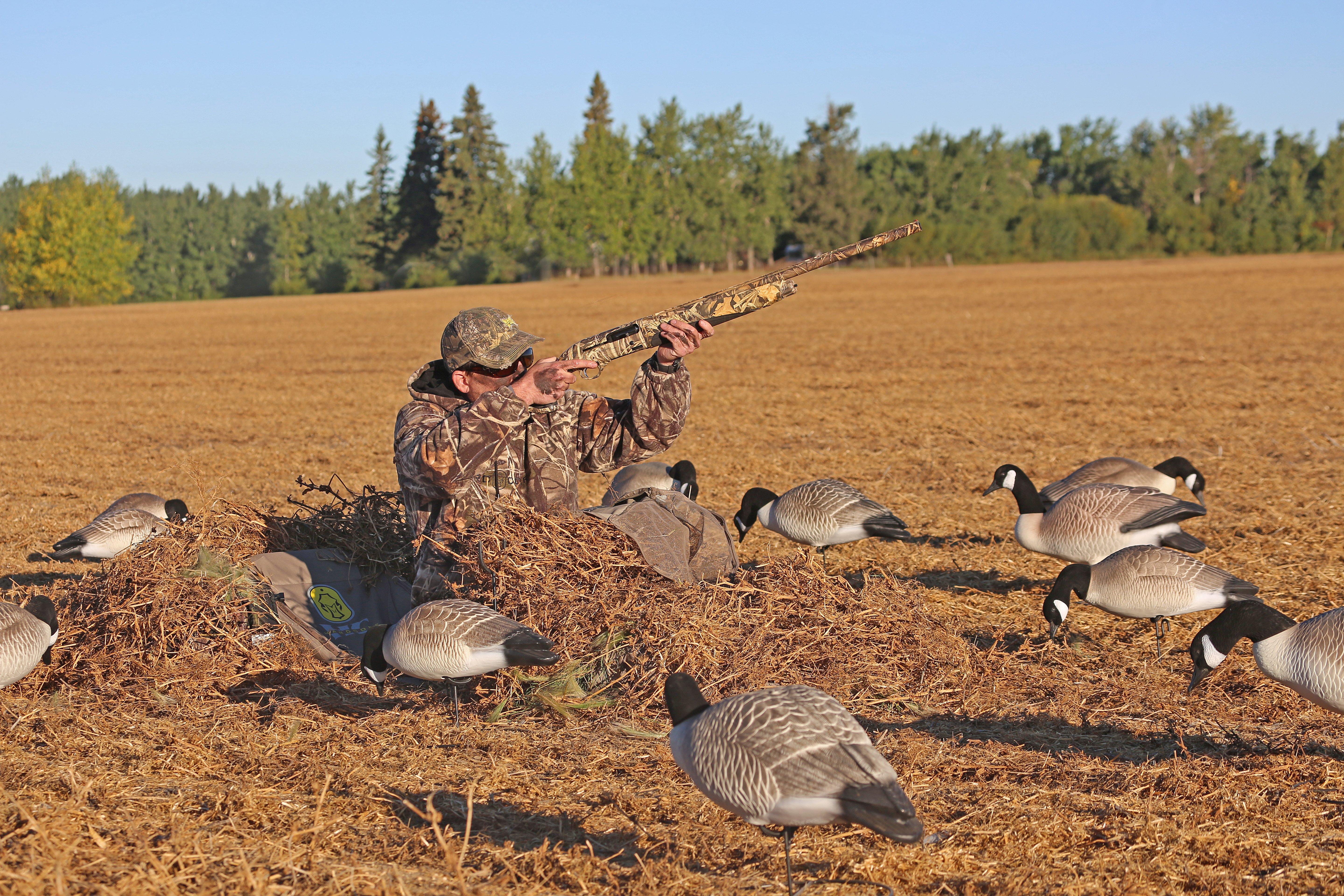 Hardcore Run-N-Gunner Layout Blind / Decoy Bag