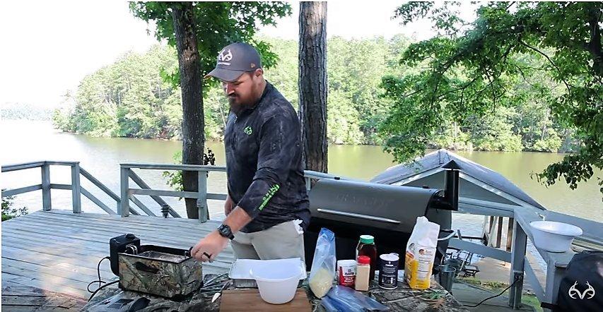 The Magic Chef Realtree Deep Fryer is perfect for your next fish fry.