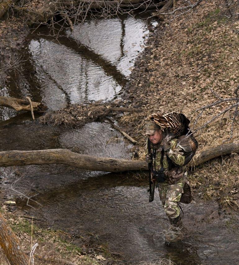 Field and stream outlet river bottom hunting pack