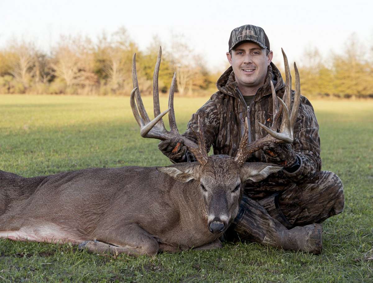 Tyler Jordan Bags Potential Louisiana State-Record Buck - Realtree Camo