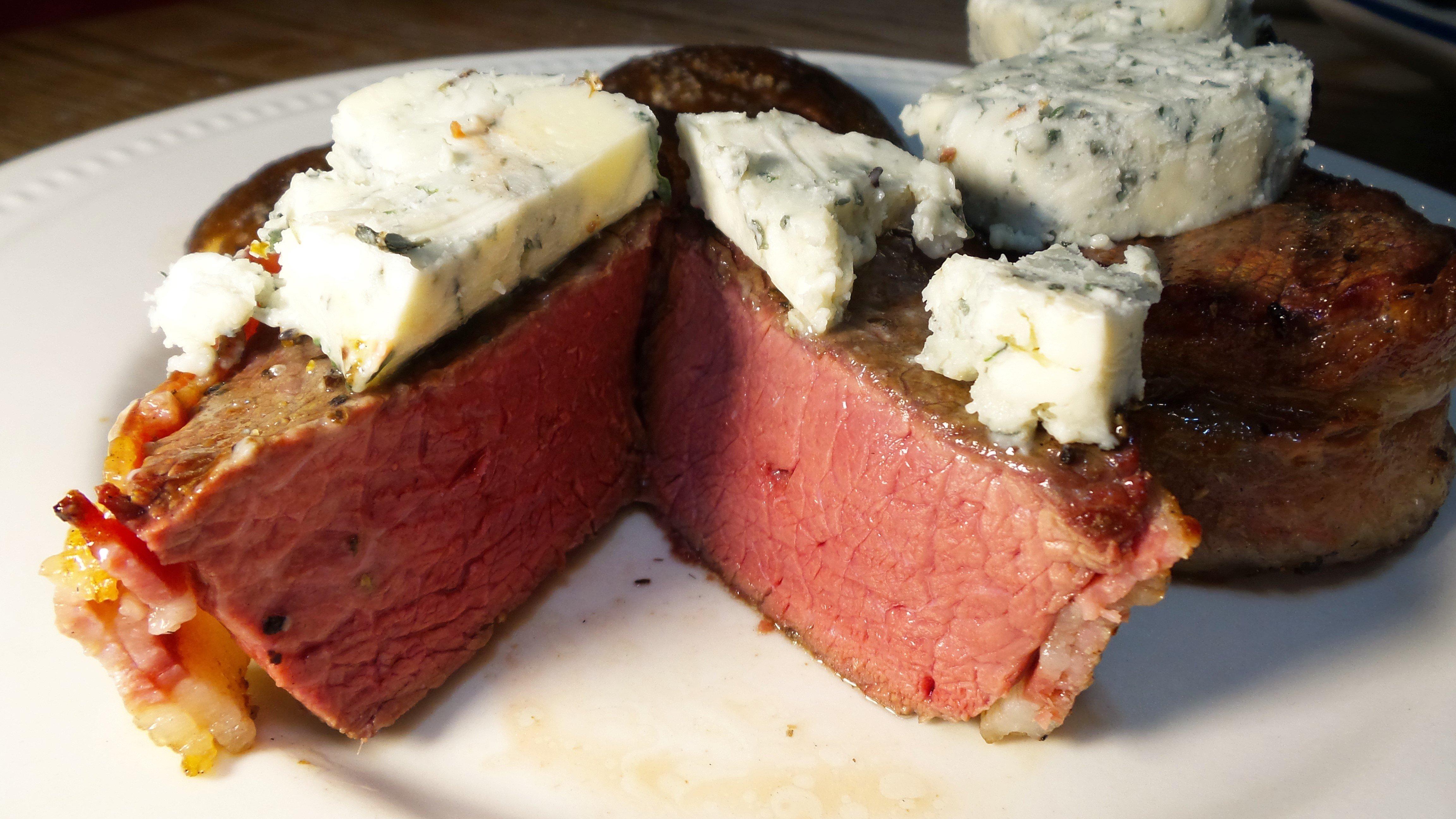 We prefer our venison rare, if you like it more on the medium side, just give it a bit more time.