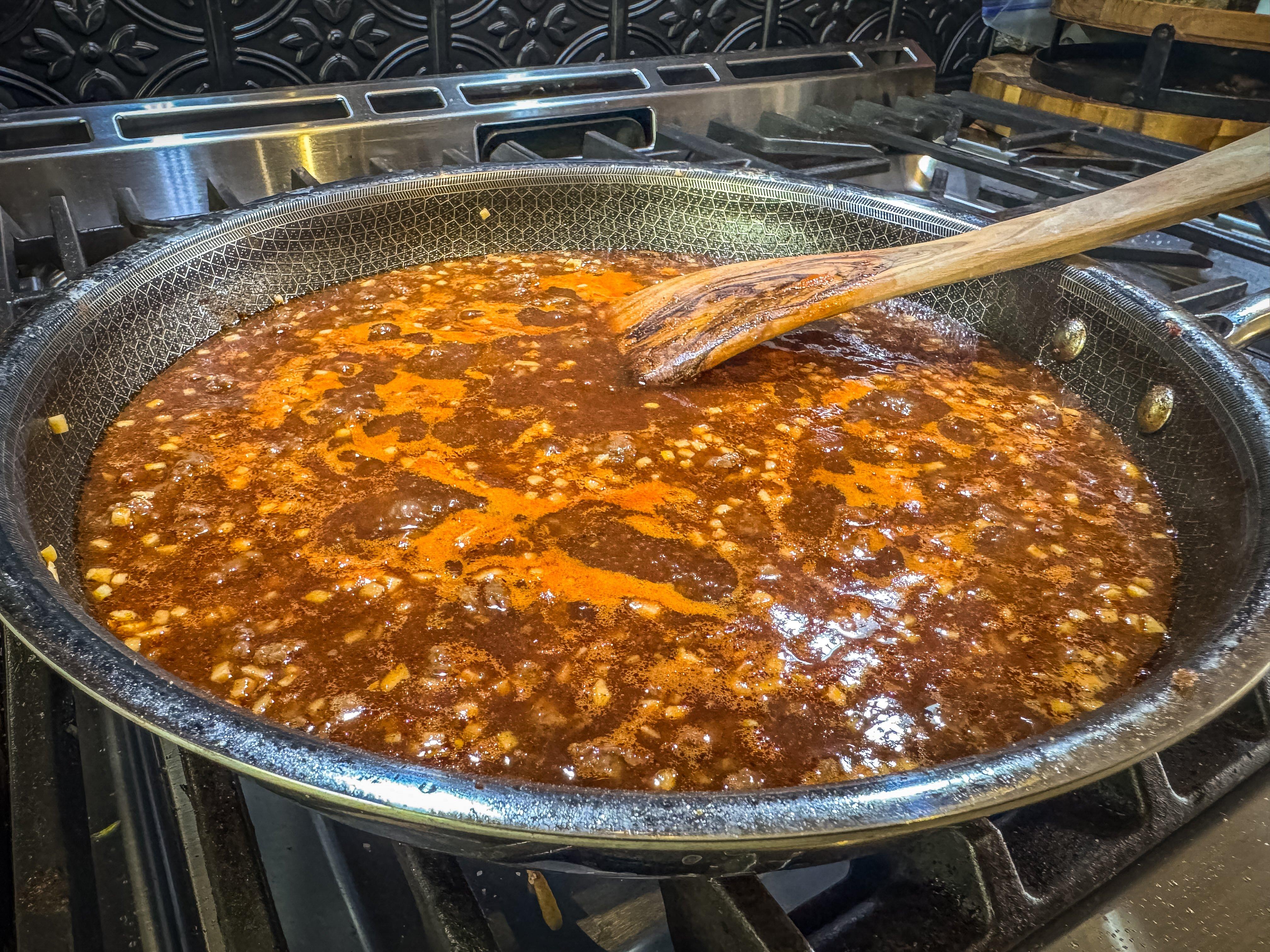 Image: wva_hotdog_sauce_3