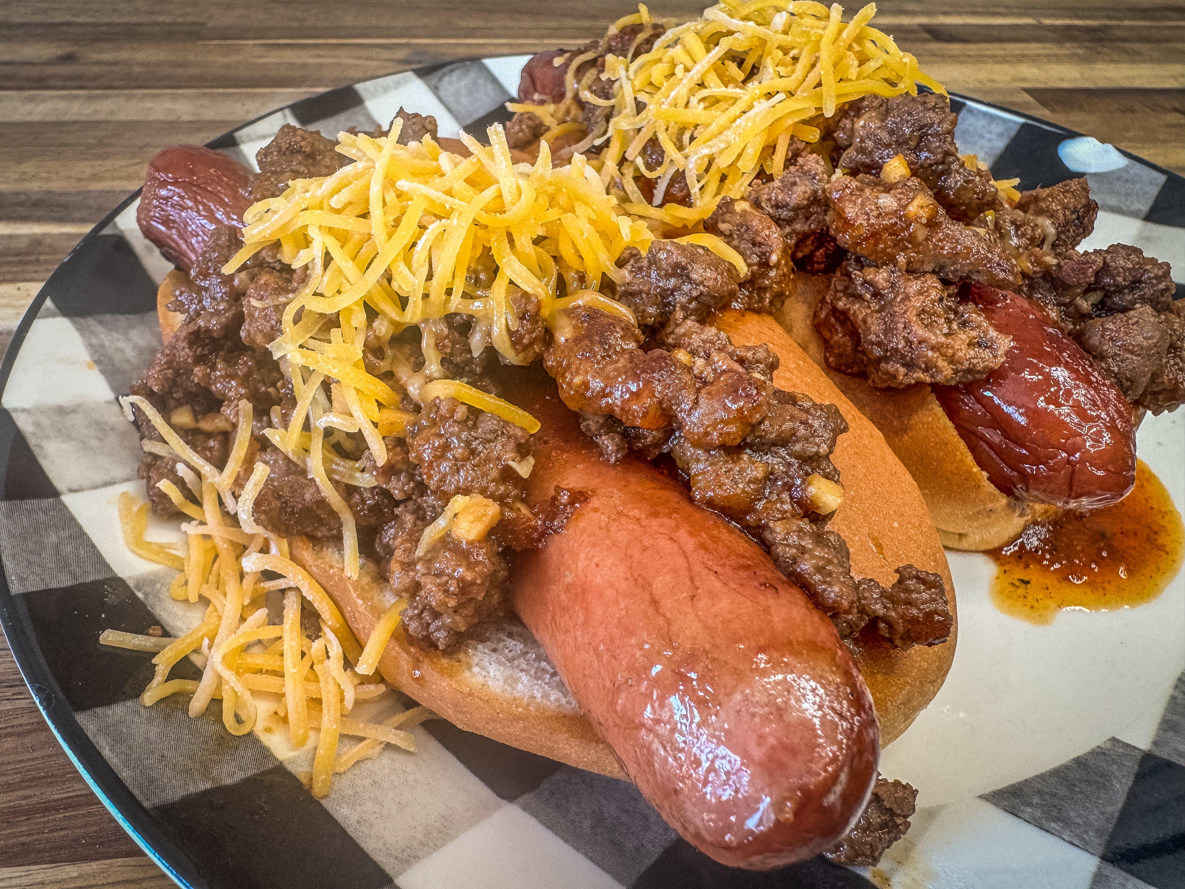 Image: wva_hotdog_sauce_5