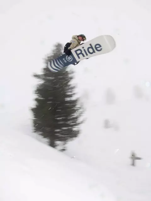 RIDE Berzerker Snowboard 2025 | RIDE Snowboards RIDE Berzerker Snowboard 2025 | RIDE Snowboards