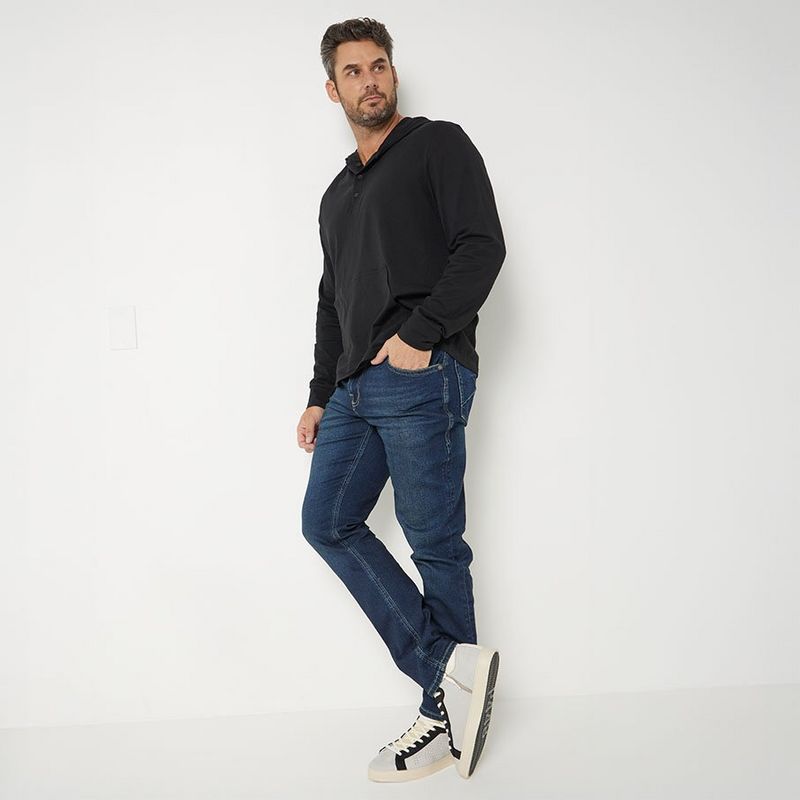 Man in Grady Relaxed Straight Jean