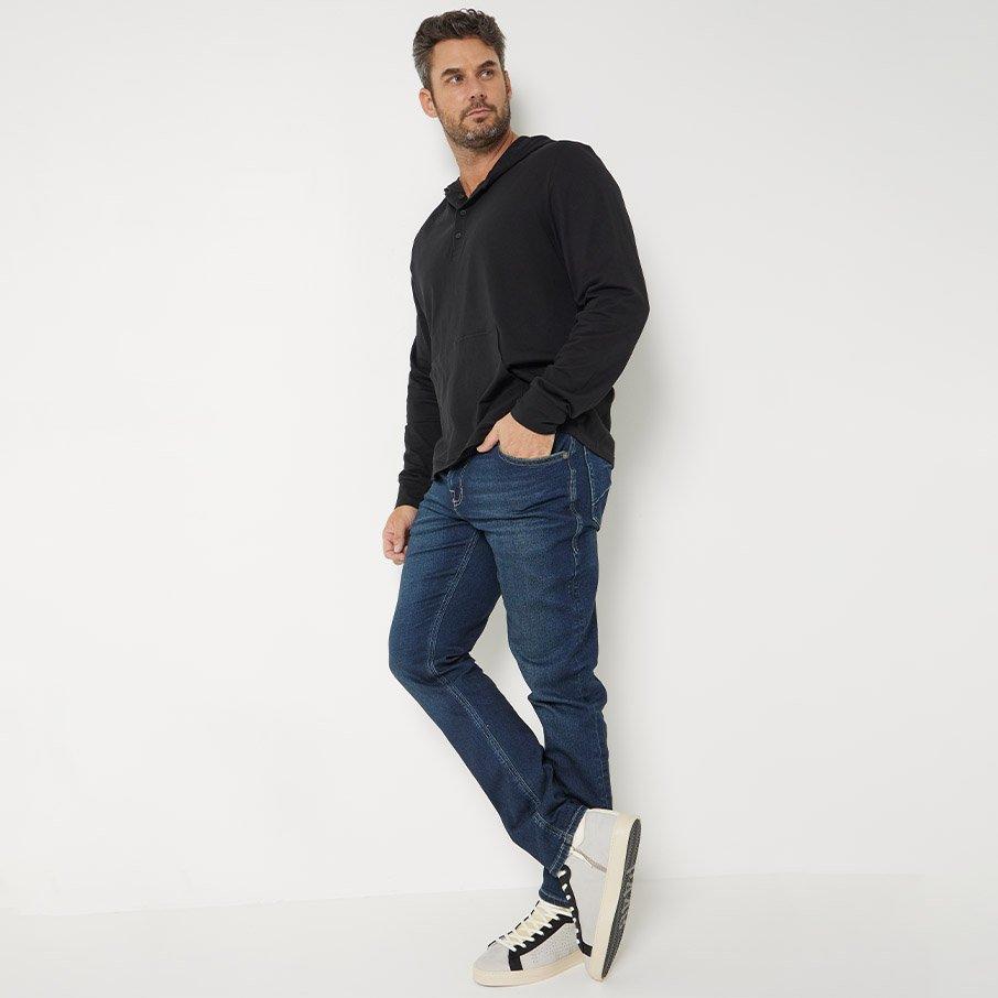 Man in Rock & Republic jeans