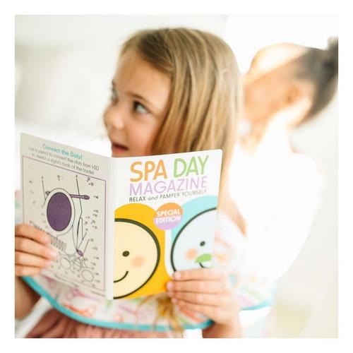 Melissa & Doug LOVE YOUR LOOK - Salon & Spa Play Set - Primary Image