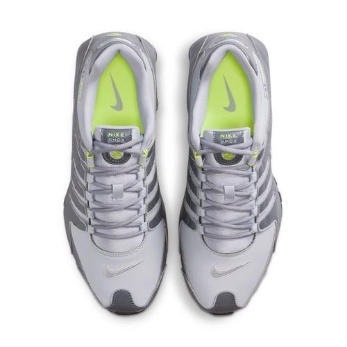 Men's Nike Shox NZ Sneakers - Primary Image