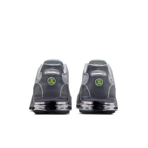 Men's Nike Shox NZ Sneakers - Primary Image