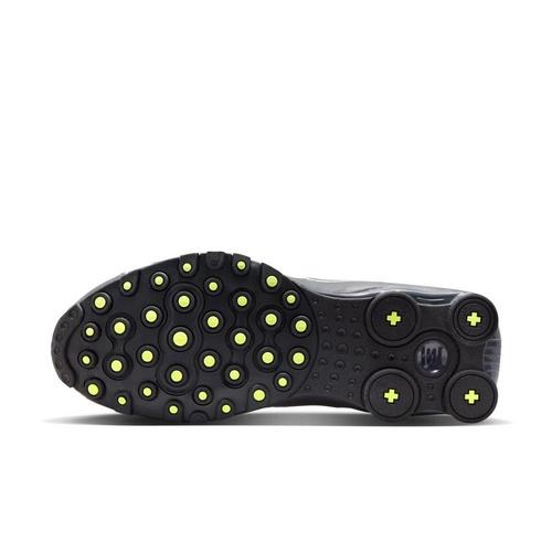 Men's Nike Shox NZ Sneakers - Primary Image