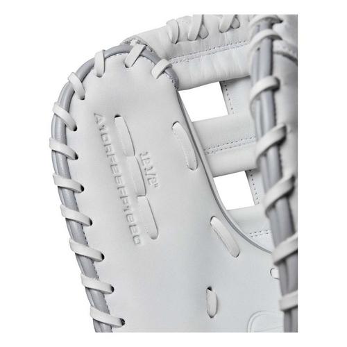 2025 Wilson A1000 1620 12.5" Fastpitch Softball First Base Mitt - Primary Image