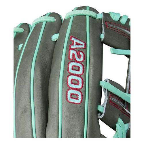 2025 Wilson Summer A2000 1975 11.75" Infield Baseball Glove - Primary Image