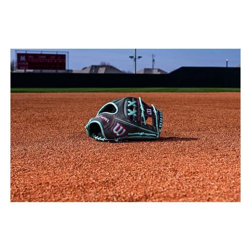 2025 Wilson Summer A2000 1975 11.75" Infield Baseball Glove - Primary Image