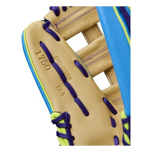 Wilson Winter 2025 A2000 1750SS 12.5 Outfield Baseball Glove - Primary Image