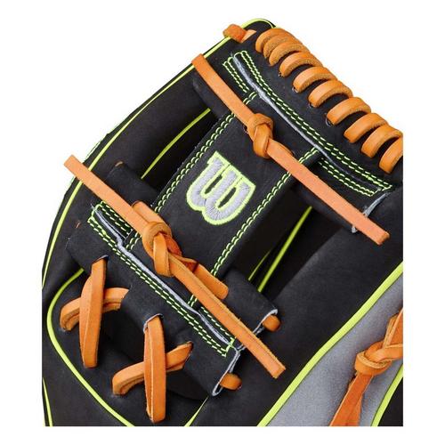 Wilson 2025 Reflective A2000 1786 11.75" Infield Baseball Glove - Primary Image