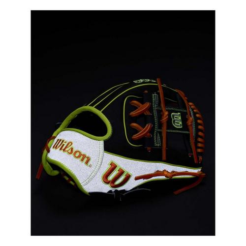 Wilson 2025 Reflective A2000 1786 11.75" Infield Baseball Glove - Primary Image