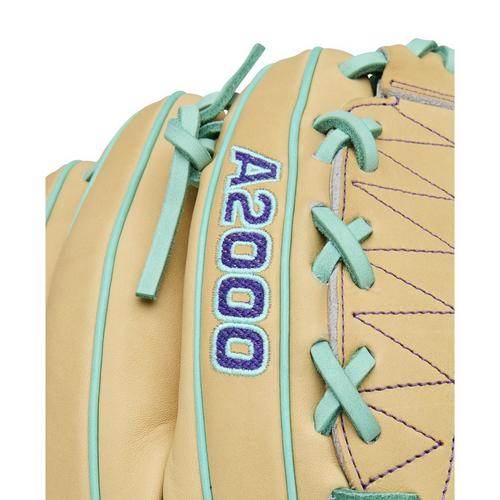 Wilson Spring 2026 A2000 DH12 12" Pitcher's Baseball Glove - Primary Image