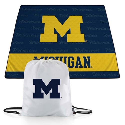 Picnic Time Michigan Wolverines Impresa Picnic Blanket - Primary Image