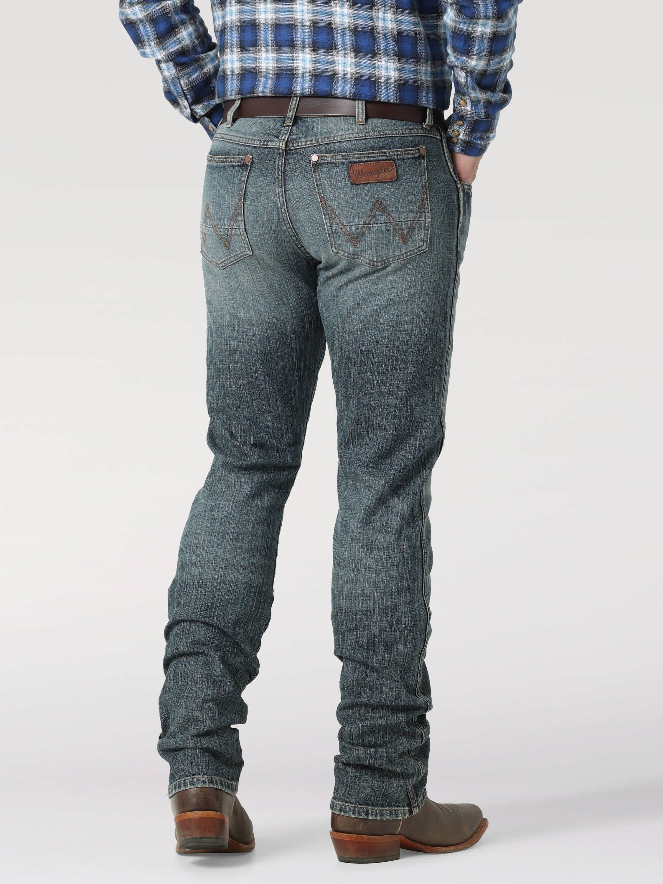 Men's Wrangler Retro® Slim Fit Straight Leg Jean in Dark Knight Stretch