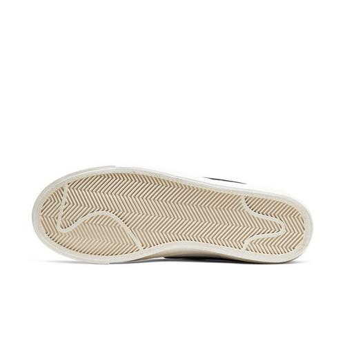 Women's Nike Blazer Mid '77 Sneakers - Primary Image