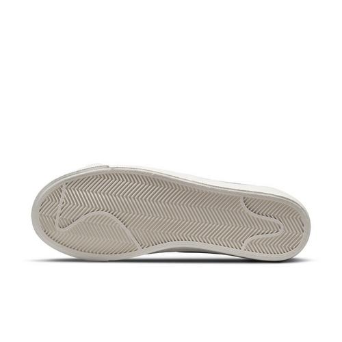 Women's Nike Blazer Low '77 Sneakers - Primary Image
